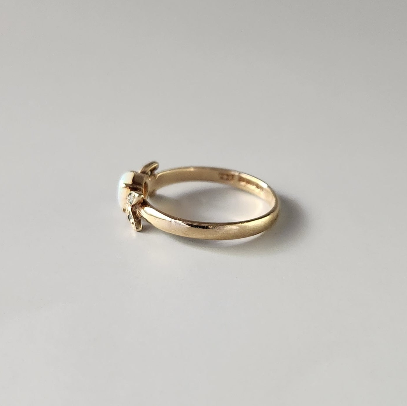 9ct Yellow Gold Opal & Diamond Ring