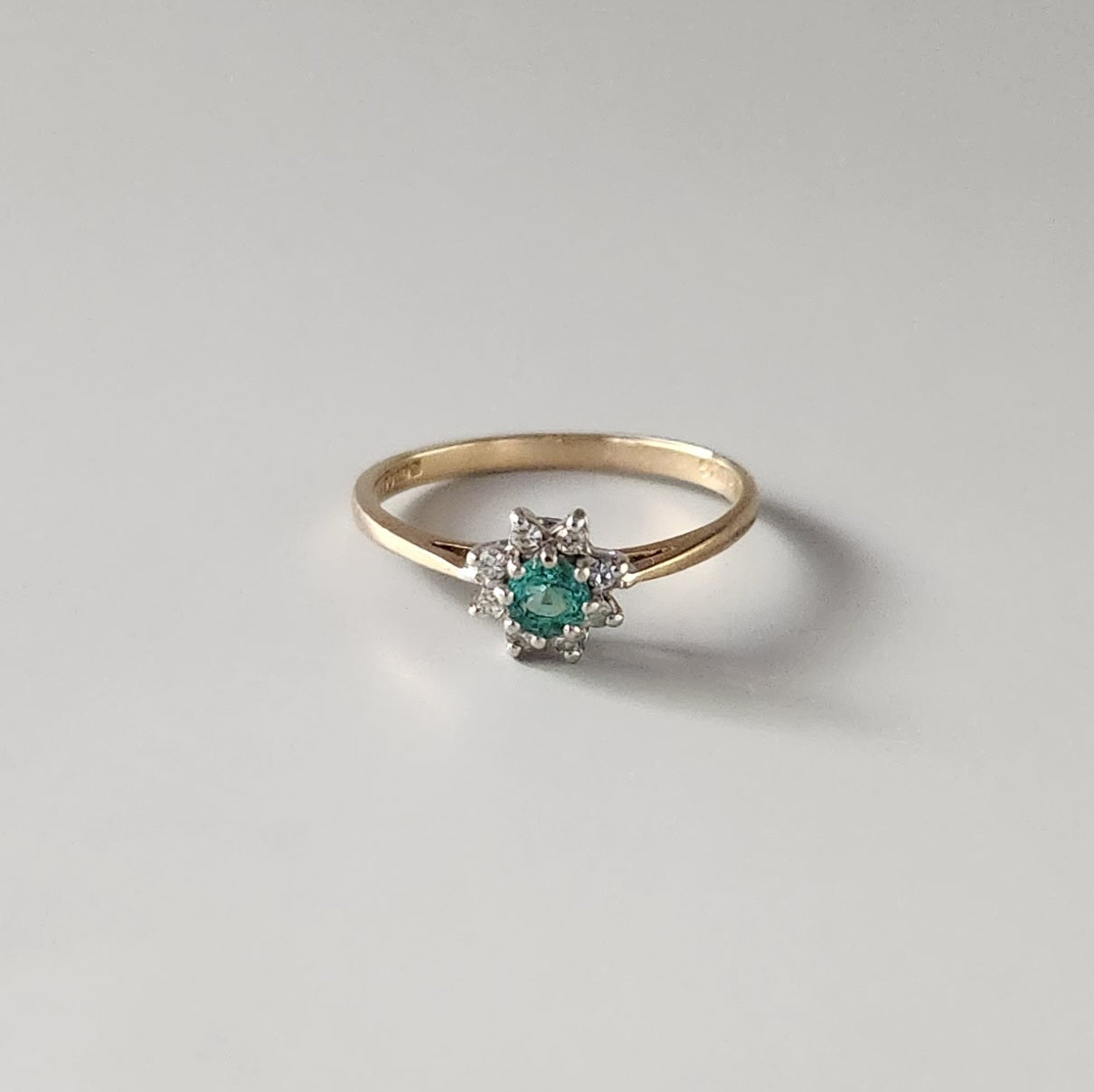 9ct Yellow Gold Diamond & Emerald Cluster Ring