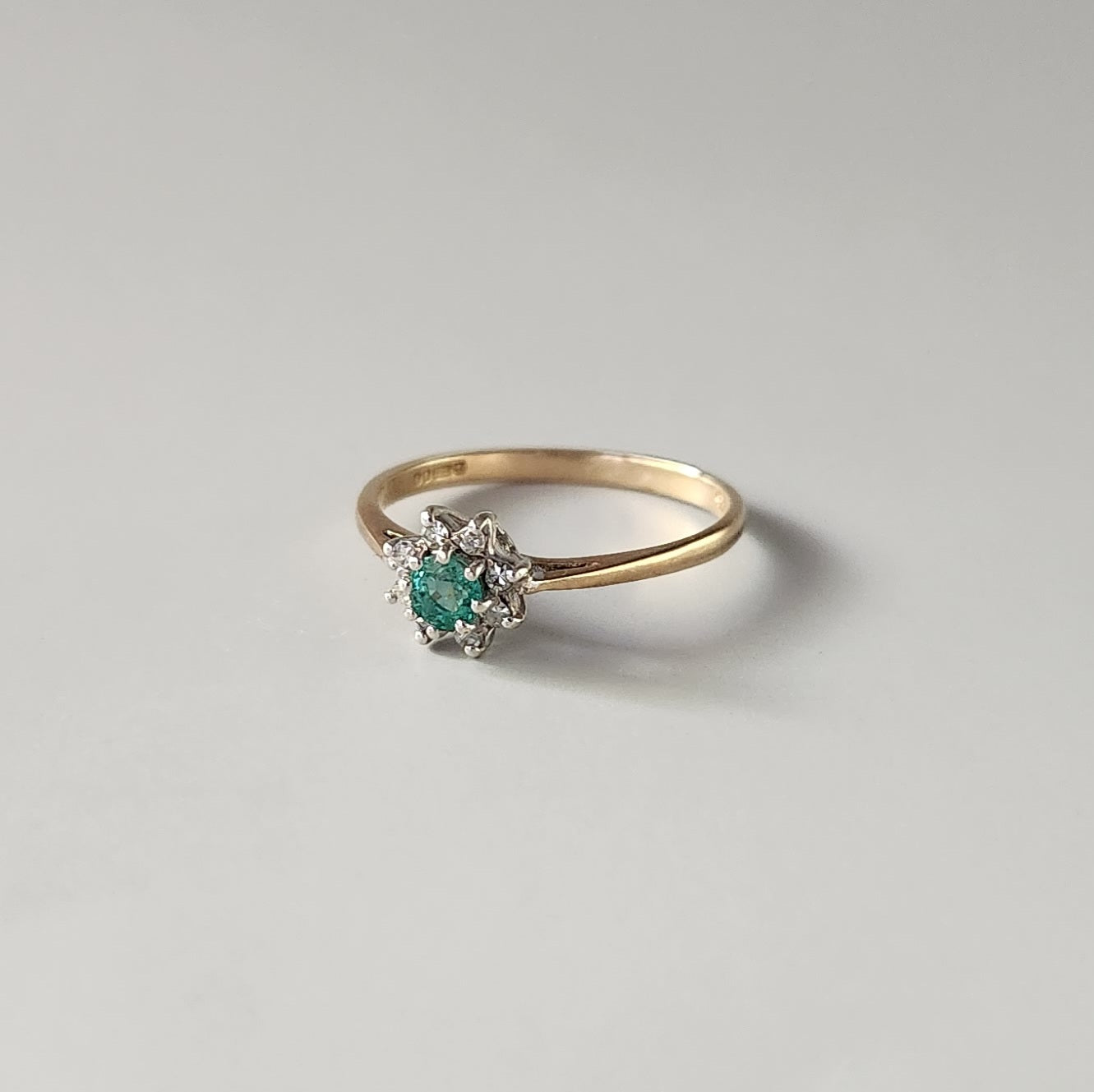 9ct Yellow Gold Diamond & Emerald Cluster Ring