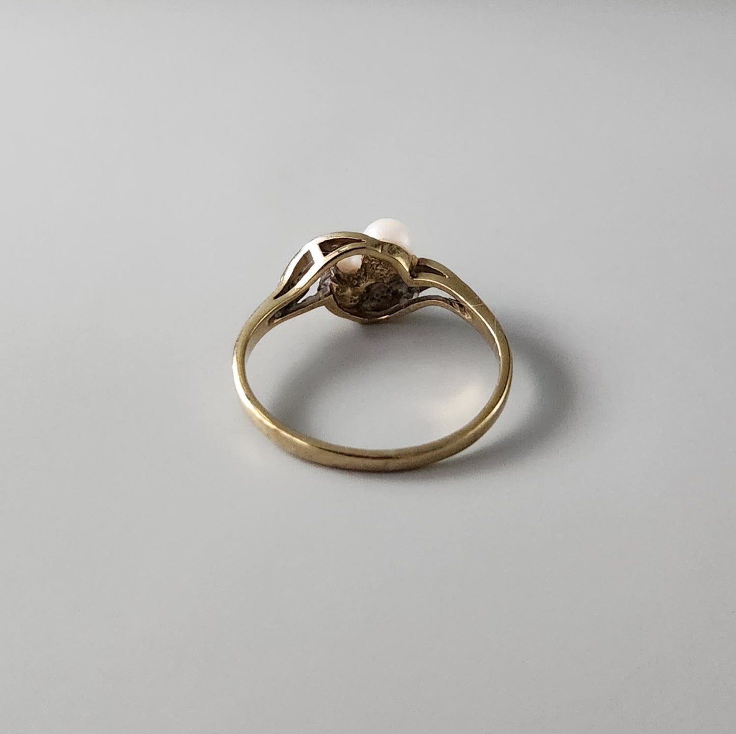 9ct Yellow Gold Pearl & Diamond Ring