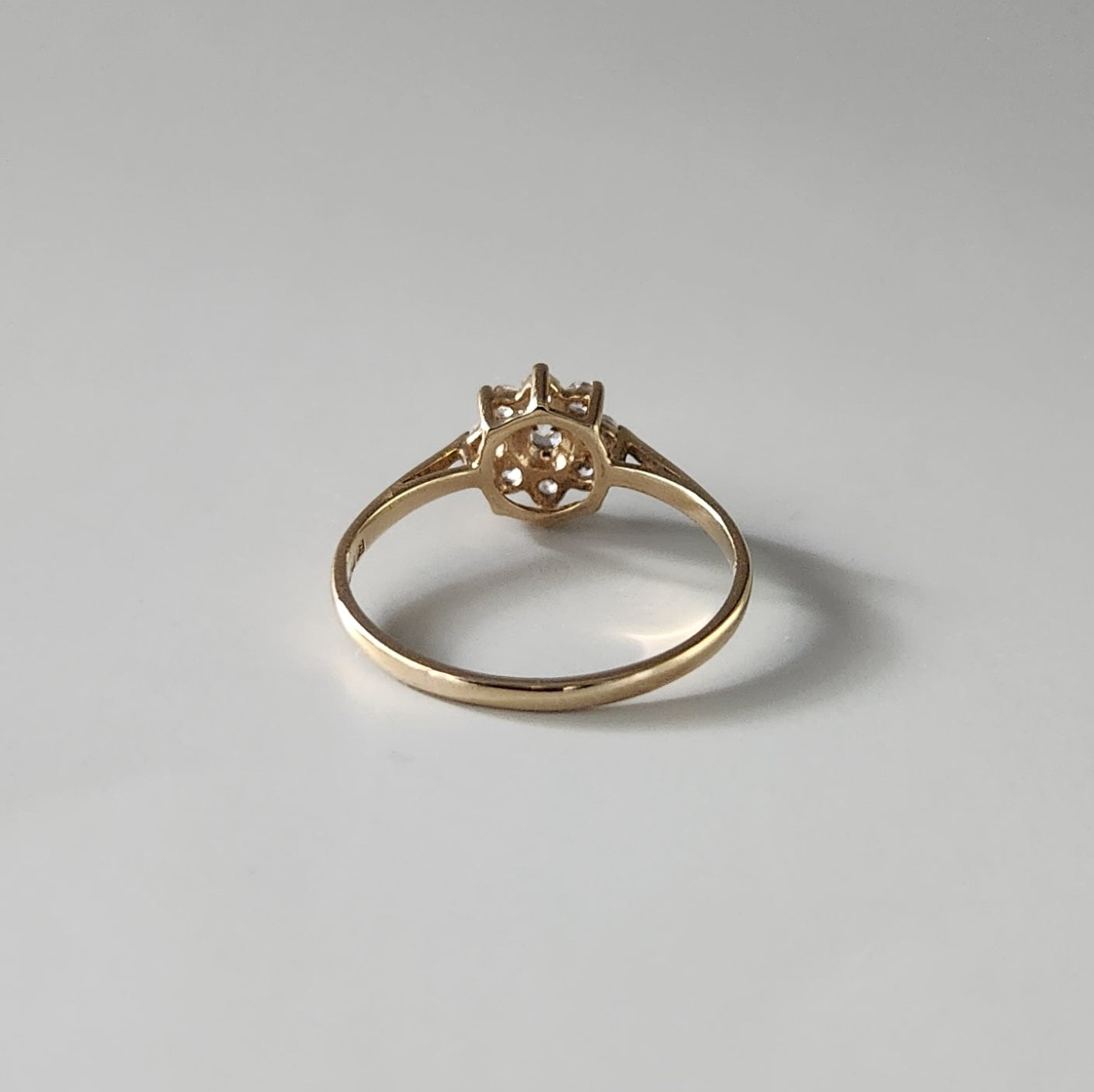 9ct Yellow Gold Diamond Cluster Ring