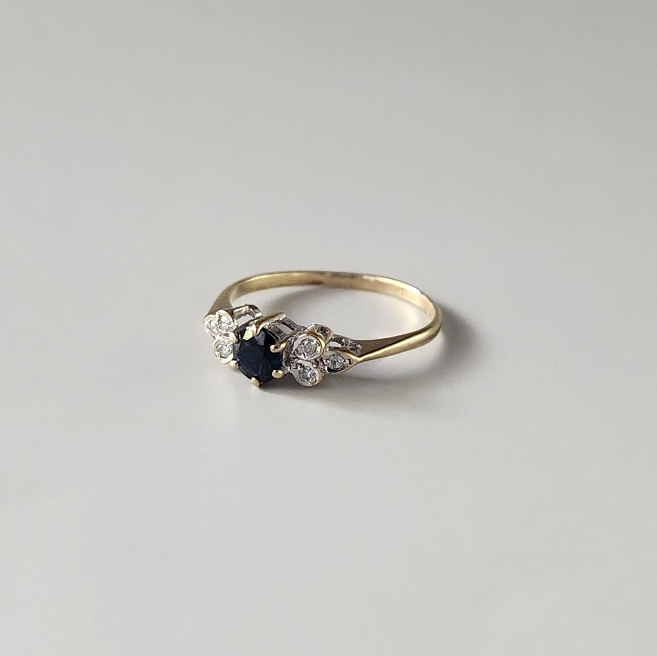 9ct Yellow Gold Sapphire & Diamond Ring