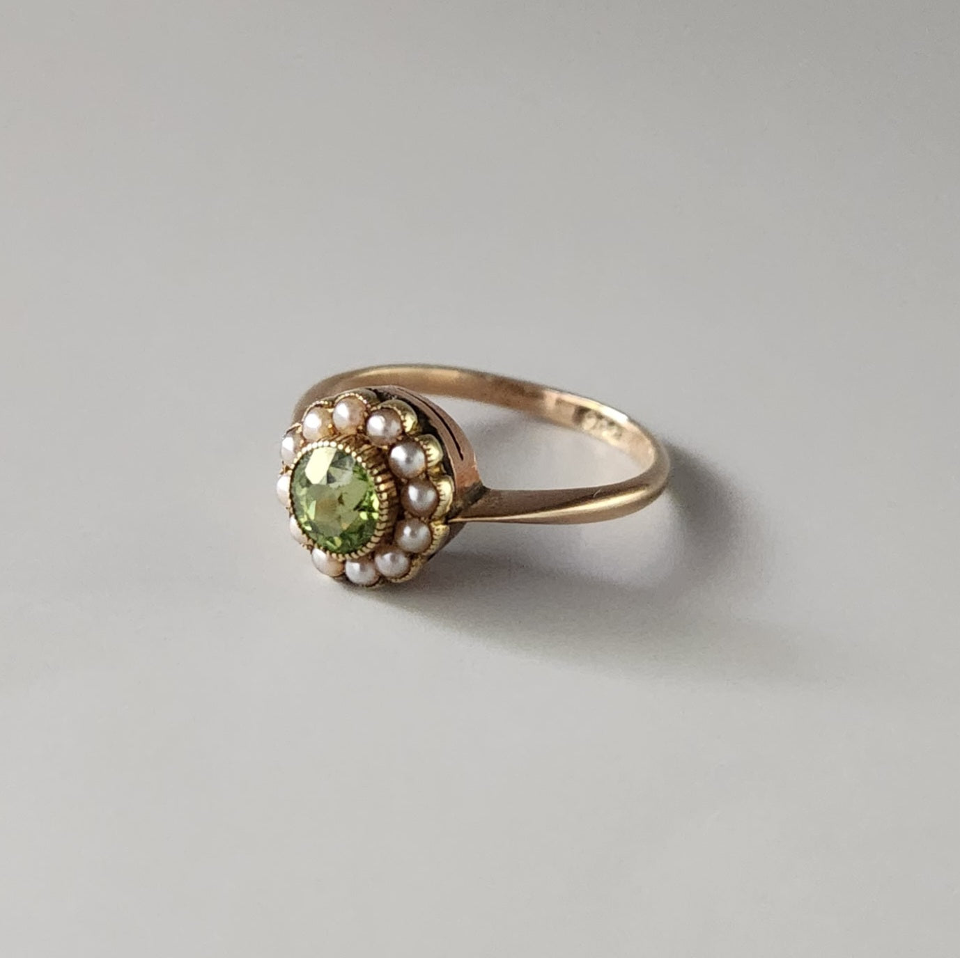 9ct Yellow Gold Peridot & Seed Pearl Cluster Ring
