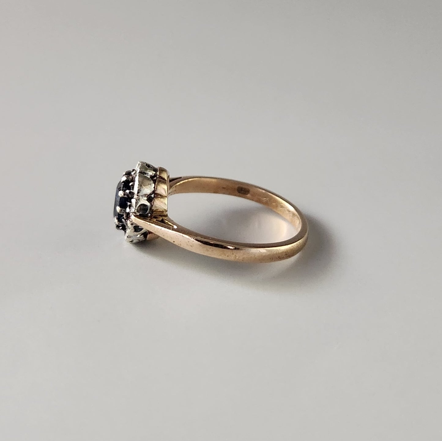 9ct Yellow Gold Sapphire & Diamond Cluster Ring