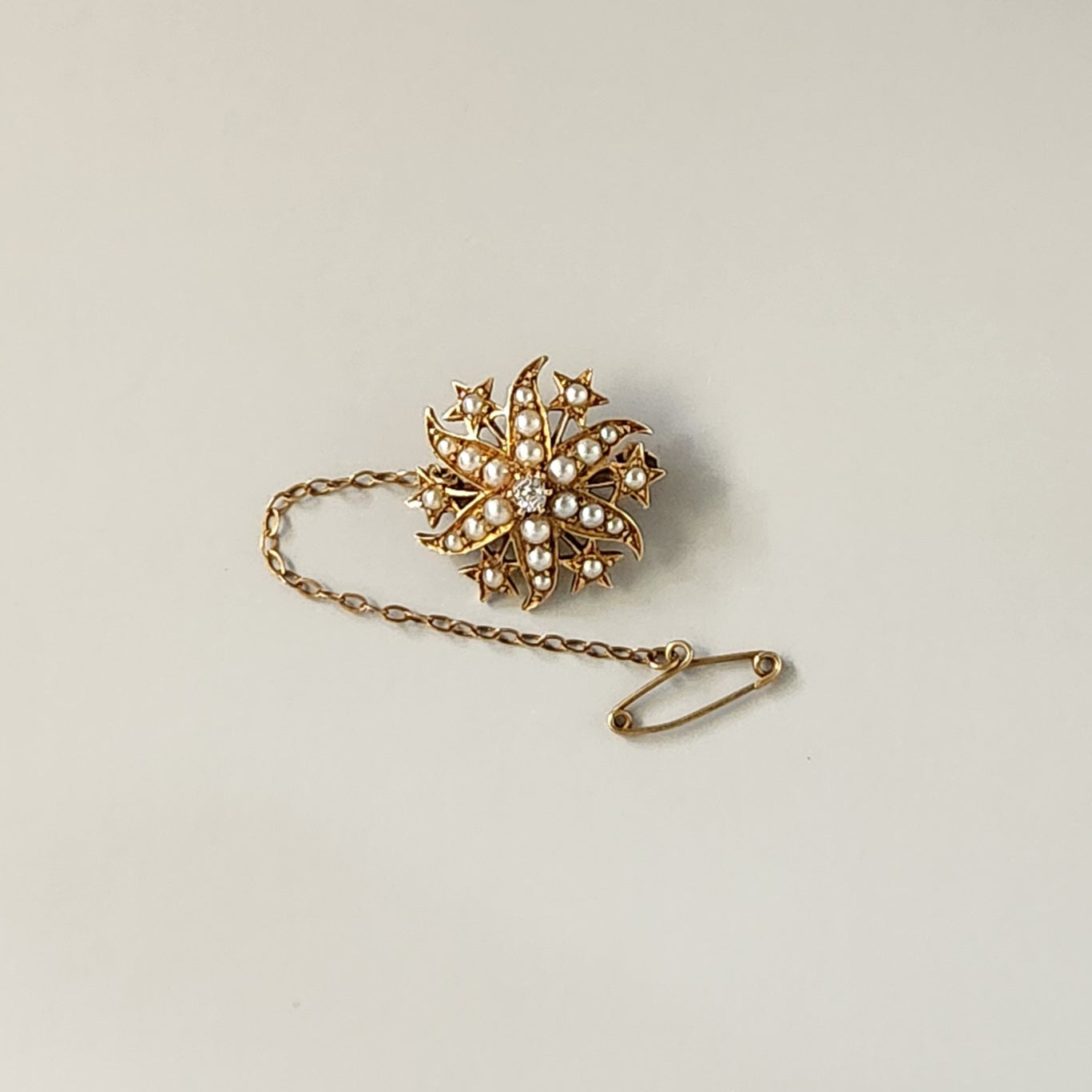 15ct Yellow Gold Seed Pearl & Diamond Starburst Brooch/Pendant