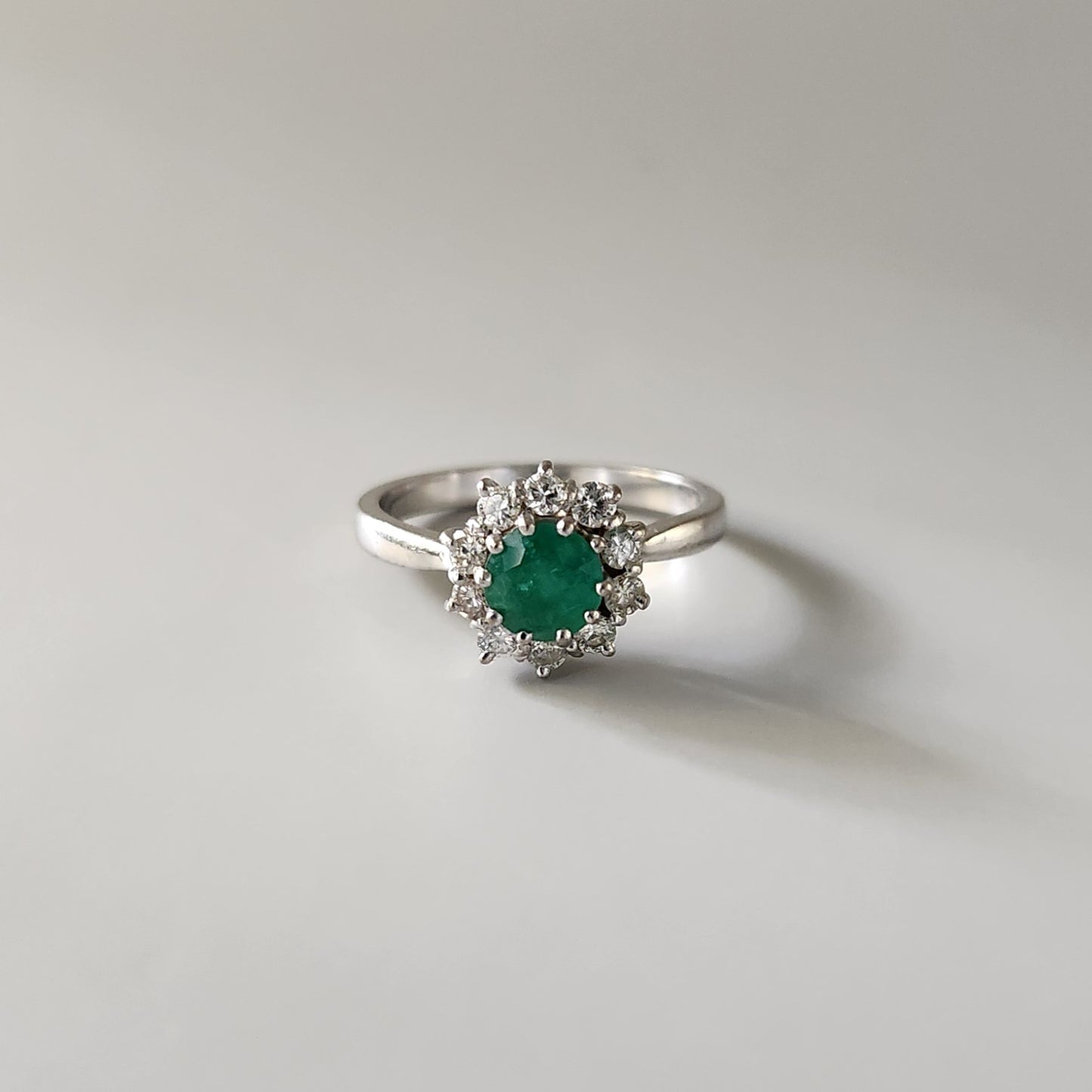 18ct White Gold Emerald & Diamond Cluster Ring