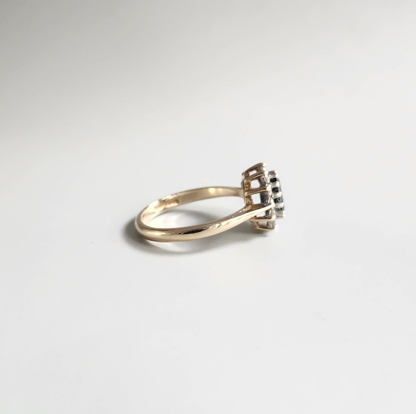 9ct Yellow Gold Sapphire & Diamond Cluster Ring