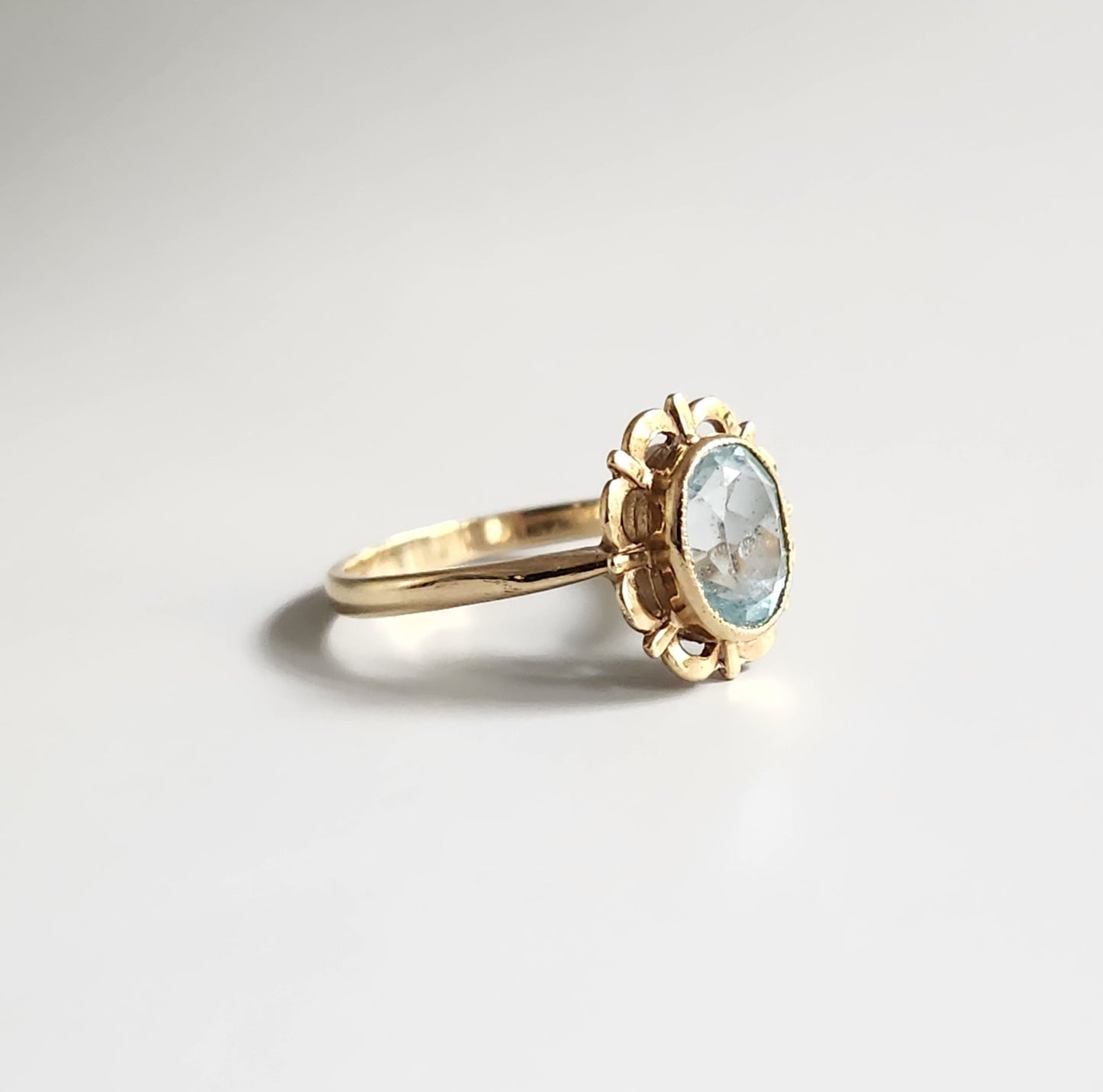 9ct Yellow Gold Aquamarine Filigree Ring