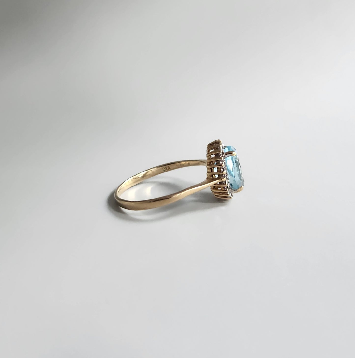 9ct Yellow Gold Blue Topaz & Diamond Cluster Ring