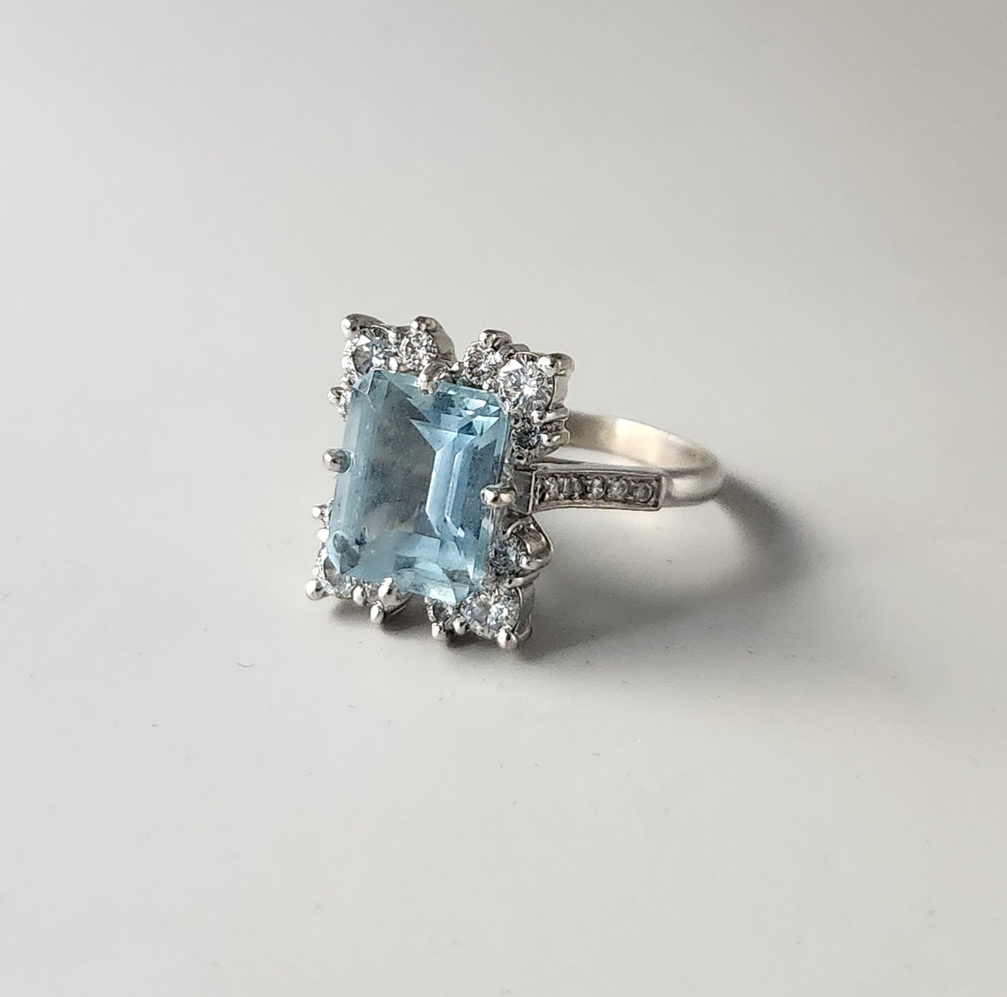 18ct White Gold Vintage 4 Carat Emerald Cut Aquamarine & Diamond Ring