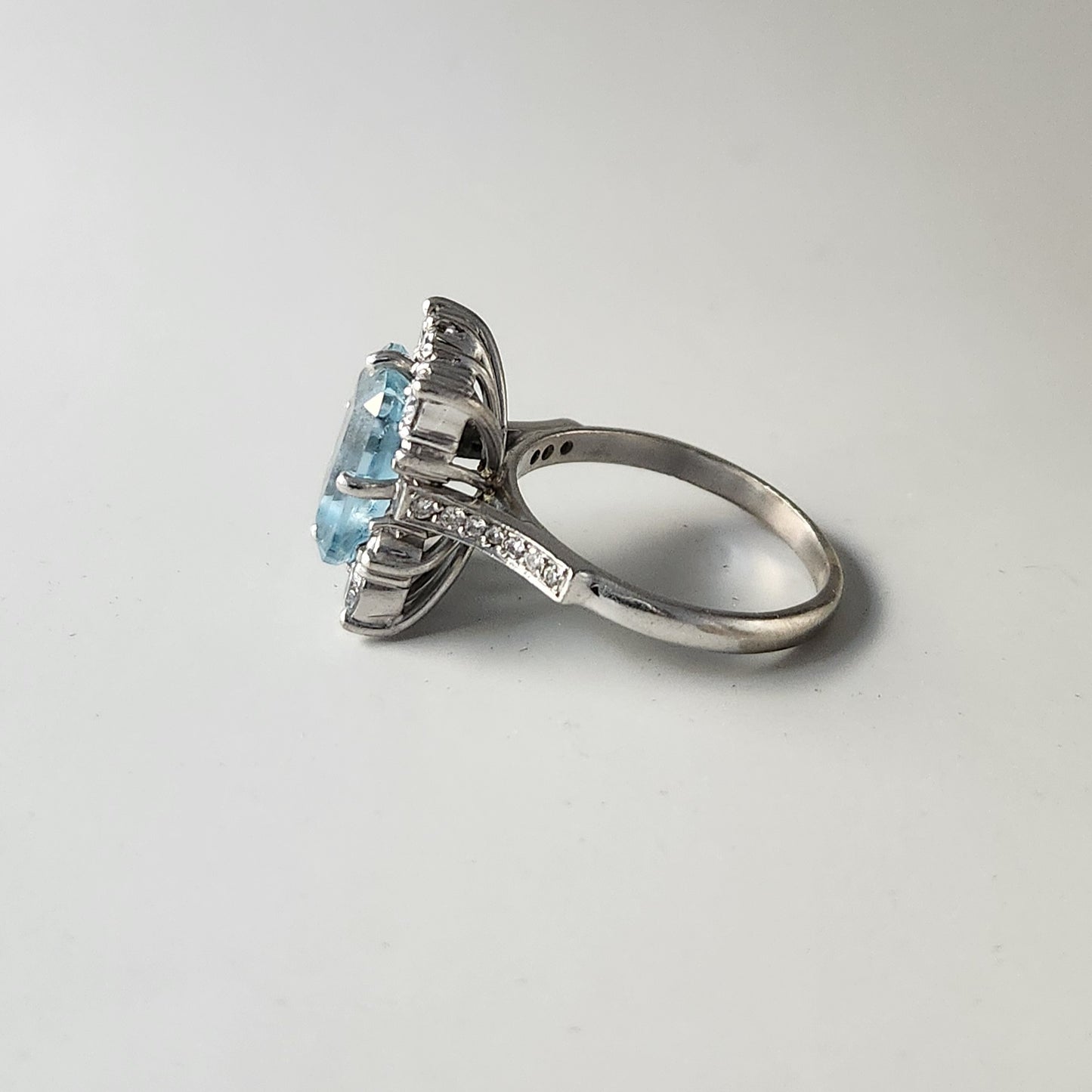 18ct White Gold Vintage 4 Carat Emerald Cut Aquamarine & Diamond Ring